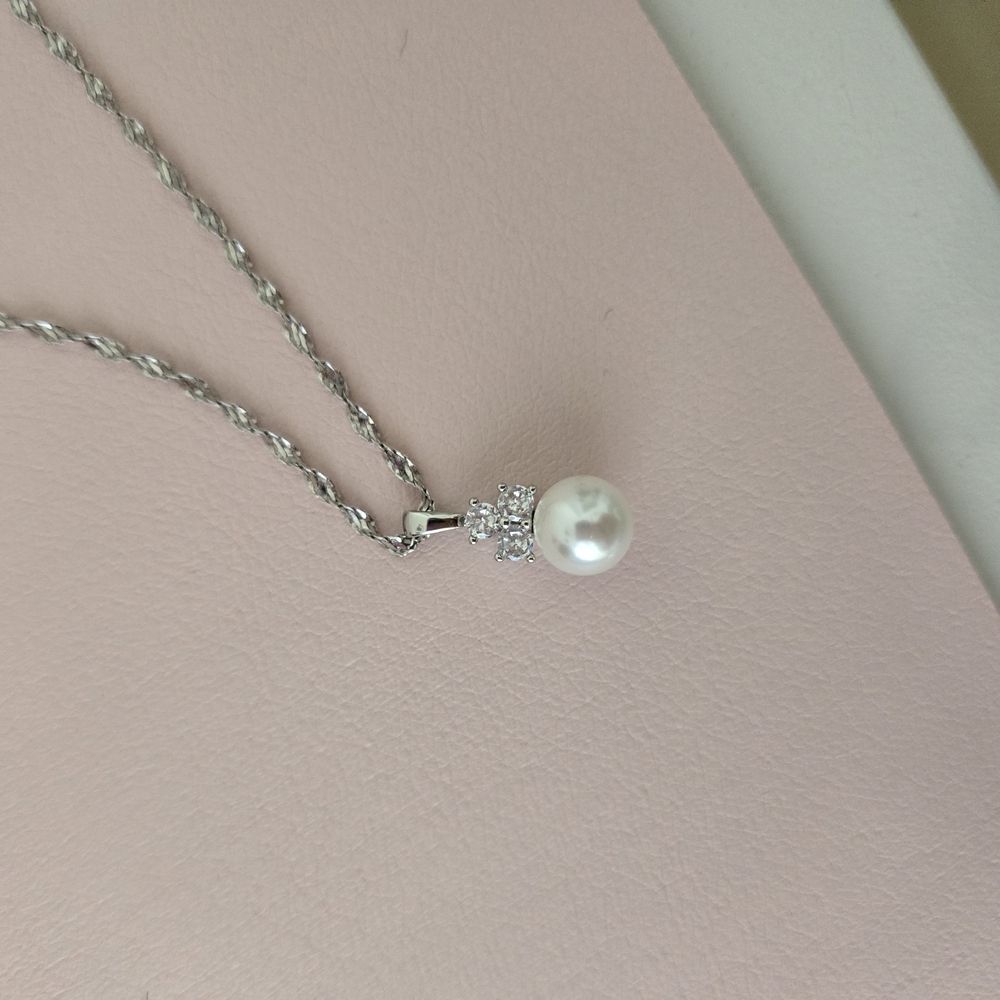 Singapore chain Pearl Necklace in 14k white gold.